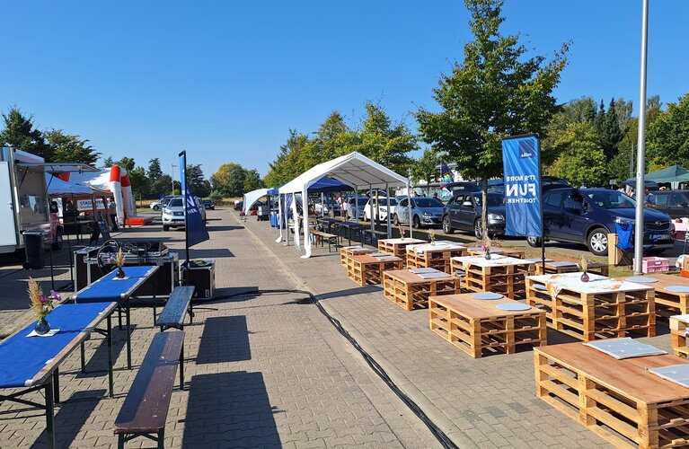 [Translate to English:] Vorbereitung Flohmarkt